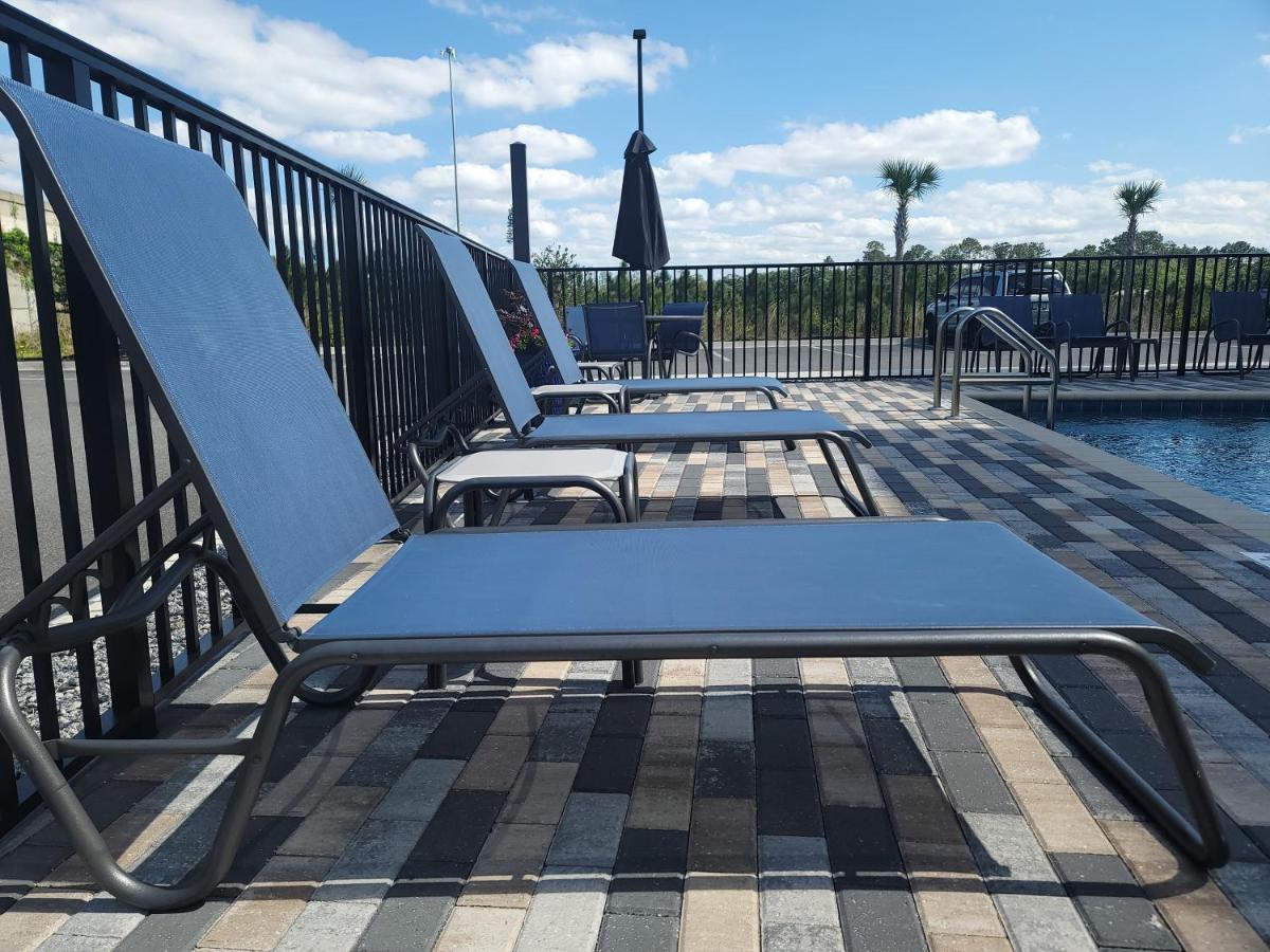 Comfort Inn & Suites Jacksonville - Orange Park Near Naval Air Station Екстериор снимка