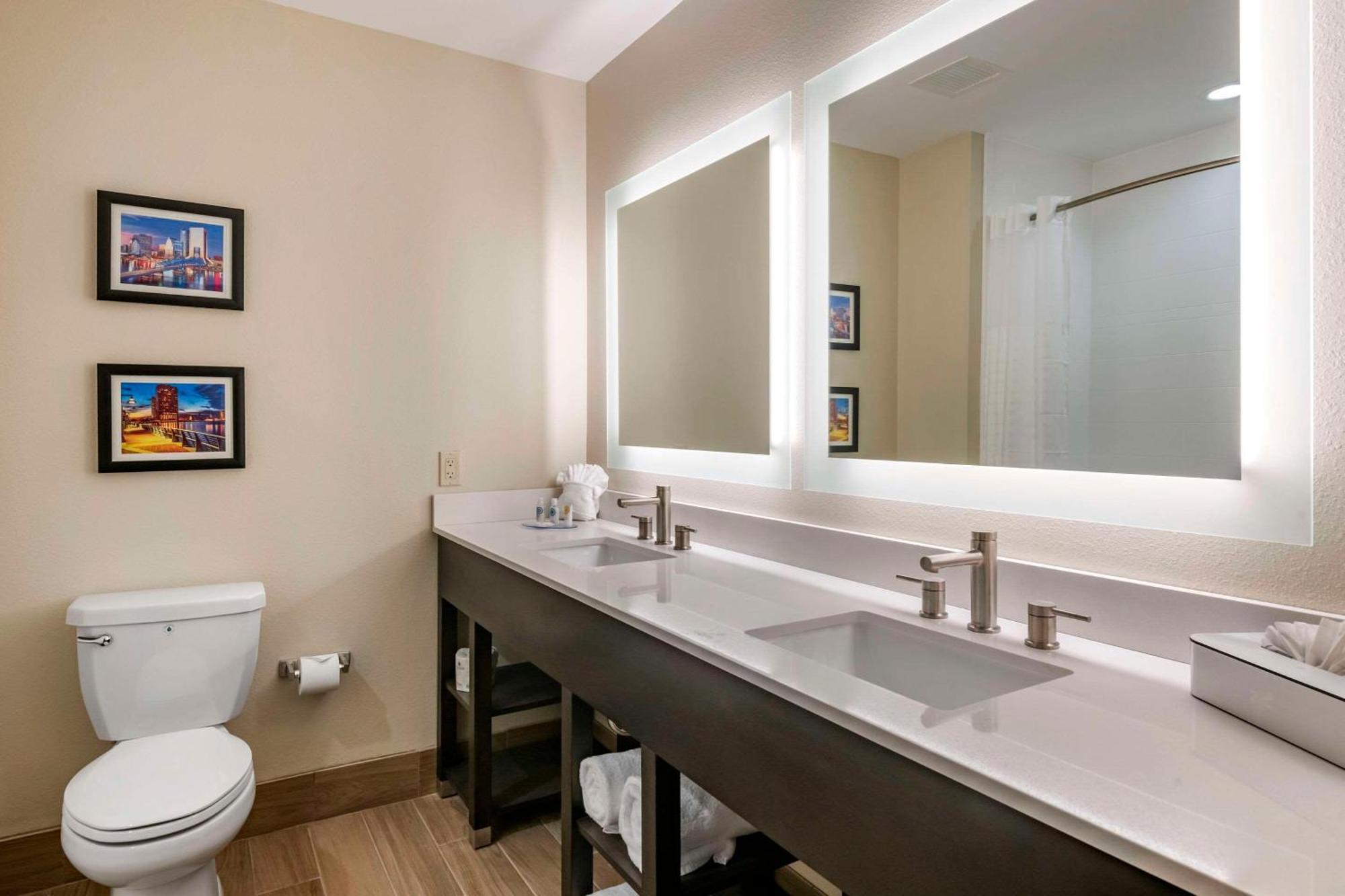 Comfort Inn & Suites Jacksonville - Orange Park Near Naval Air Station Екстериор снимка