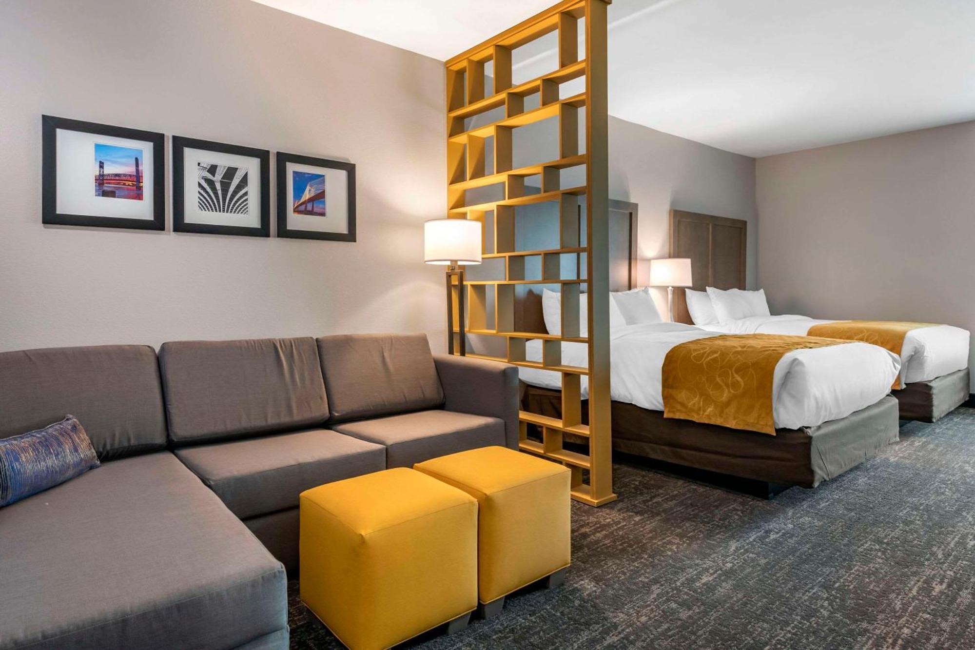 Comfort Inn & Suites Jacksonville - Orange Park Near Naval Air Station Екстериор снимка
