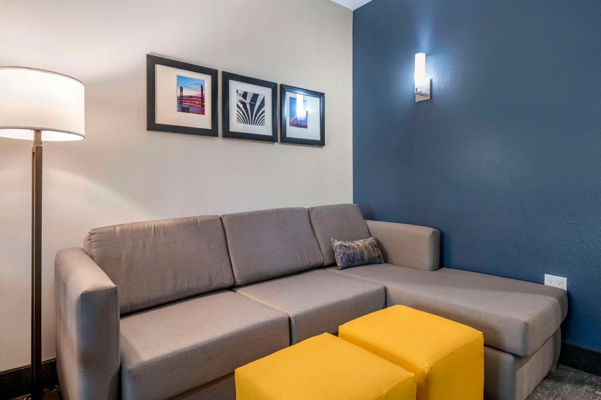 Comfort Inn & Suites Jacksonville - Orange Park Near Naval Air Station Екстериор снимка