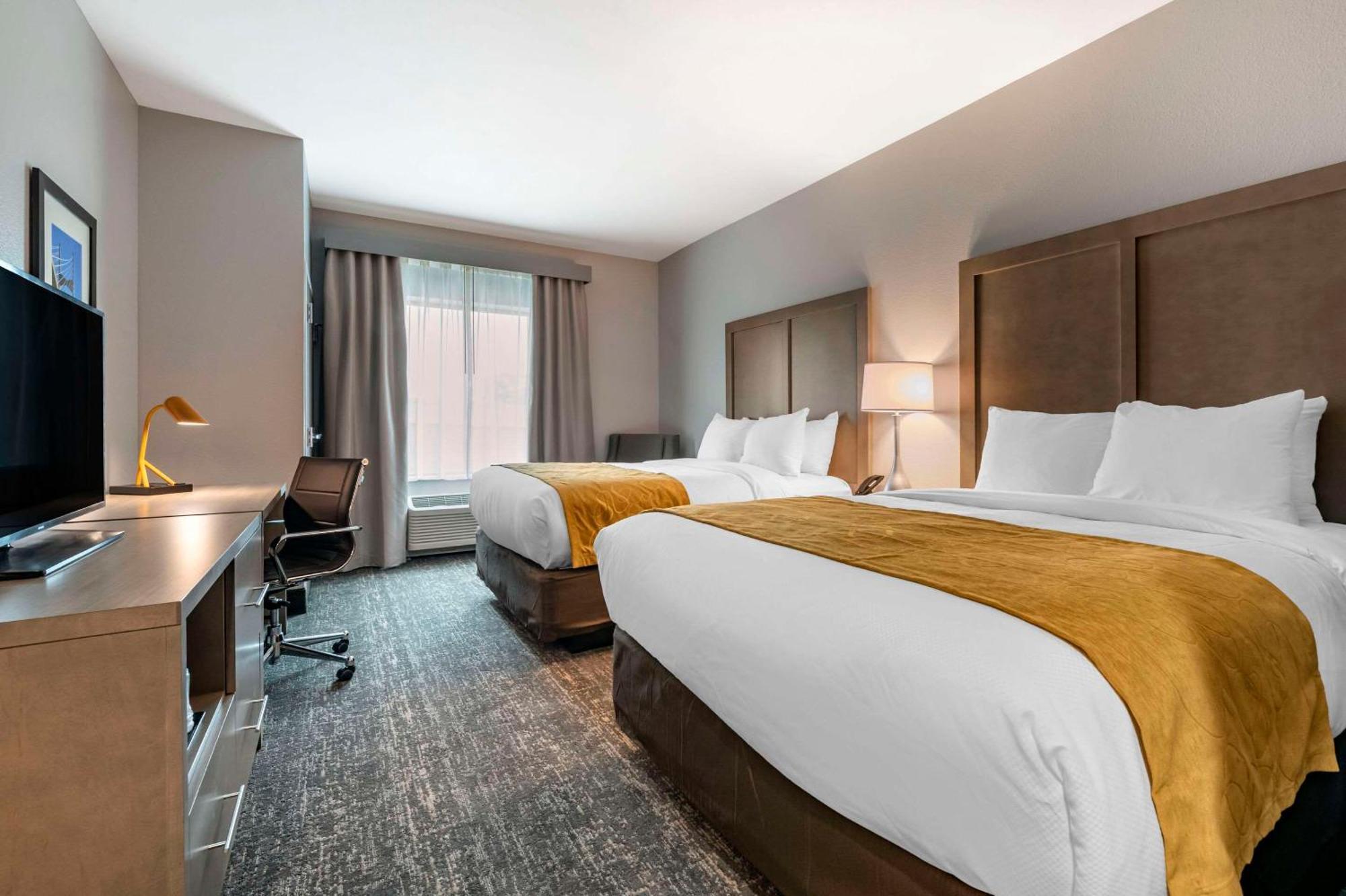 Comfort Inn & Suites Jacksonville - Orange Park Near Naval Air Station Екстериор снимка