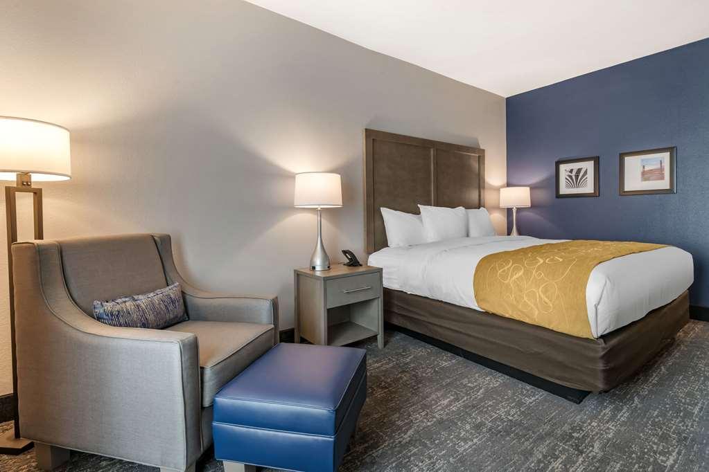 Comfort Inn & Suites Jacksonville - Orange Park Near Naval Air Station Стая снимка