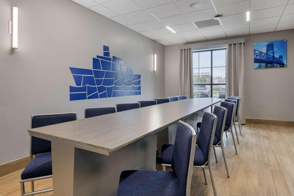 Comfort Inn & Suites Jacksonville - Orange Park Near Naval Air Station Съоръжения снимка