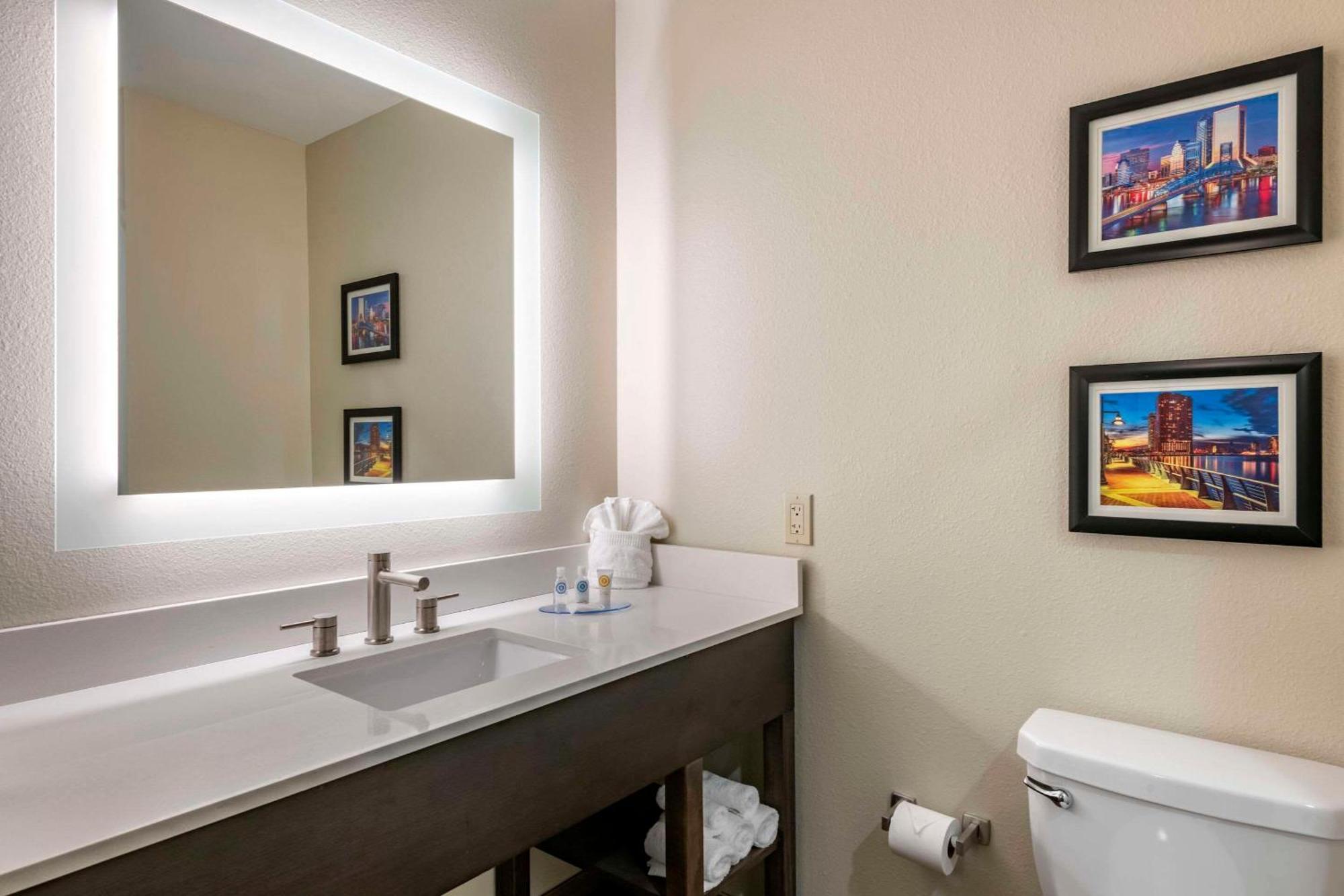 Comfort Inn & Suites Jacksonville - Orange Park Near Naval Air Station Екстериор снимка