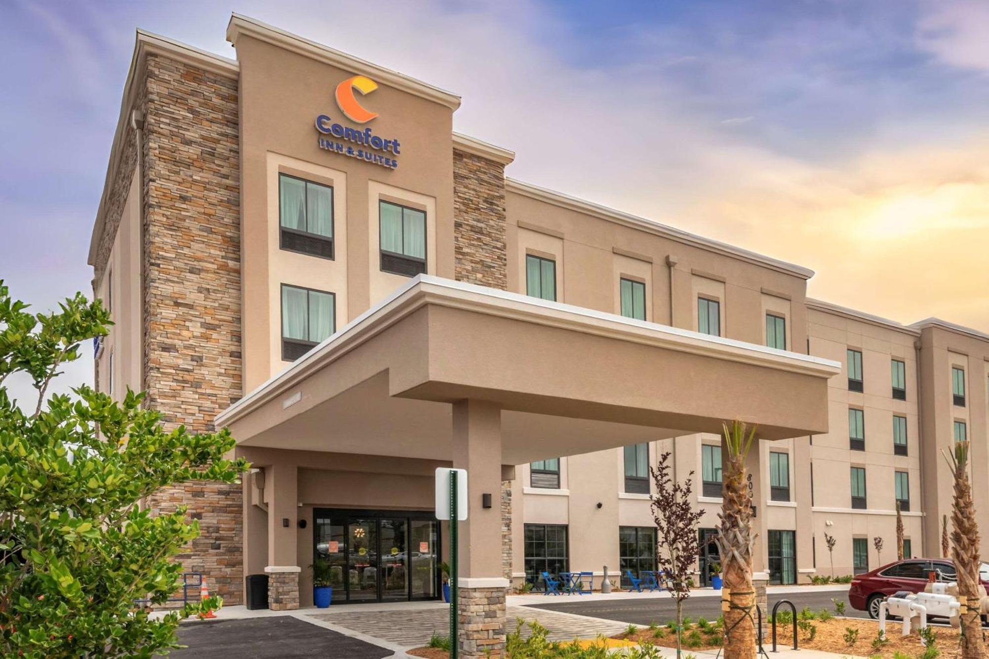 Comfort Inn & Suites Jacksonville - Orange Park Near Naval Air Station Екстериор снимка